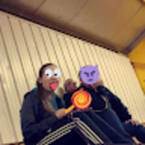 Meet your Posher, Lydia